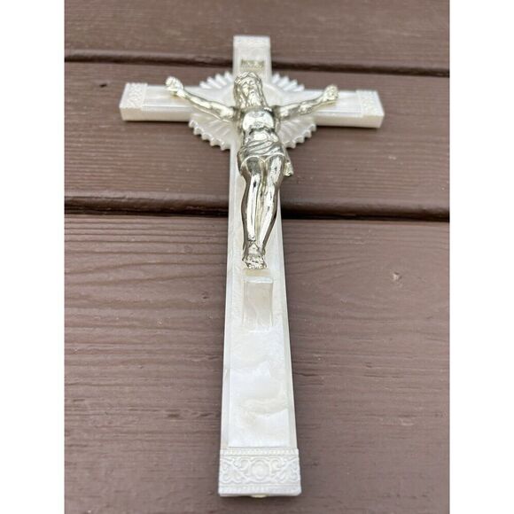 Vintage Pearl White Crucifix Lucite Cross White Jesus RELIGIOUS, FAITH - Picture 6 of 8